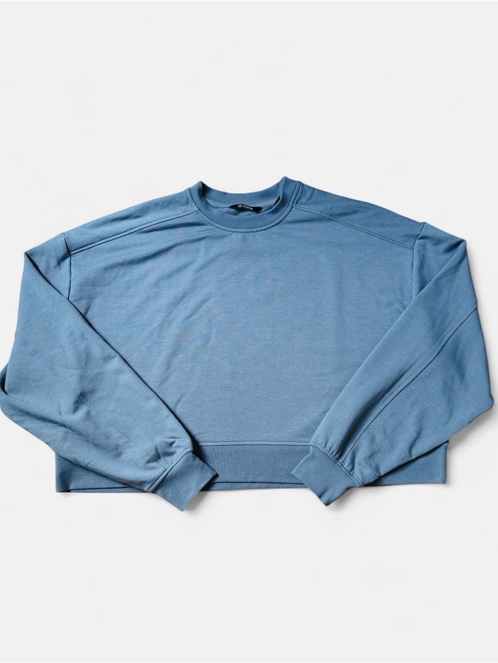 Cuts Clothing Oversized Cropped Women’s Medium Crewneck Stretch Sweatshirt